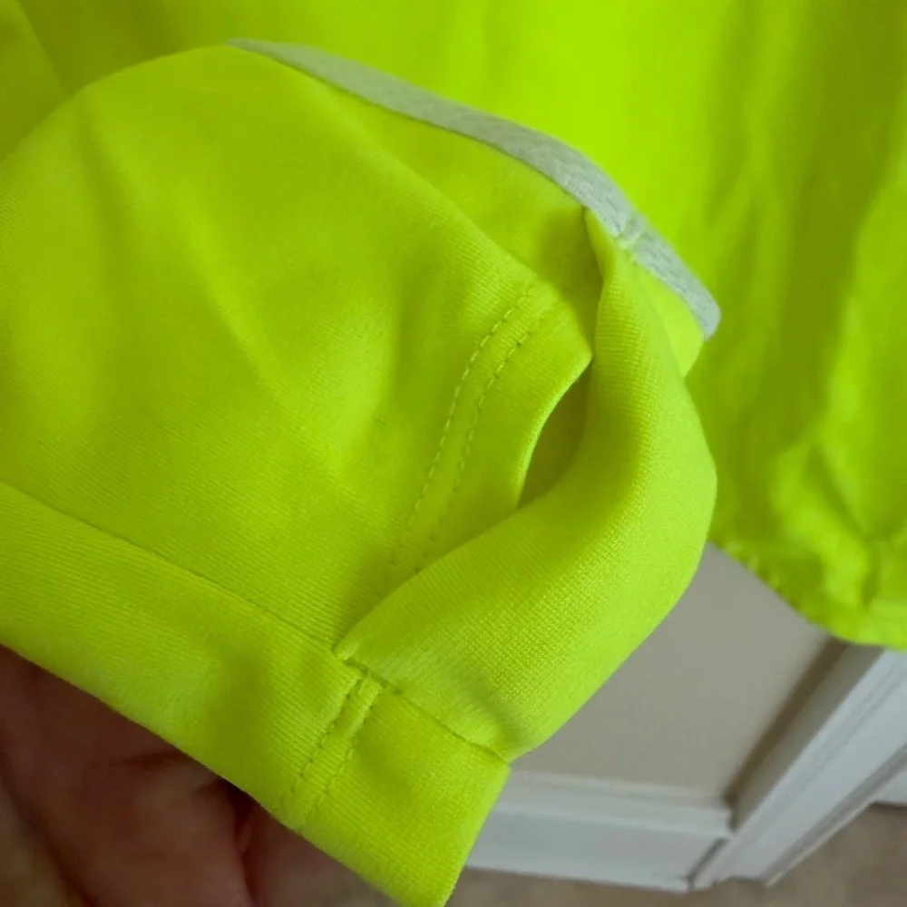 Nike Dri-FIT Academy Quarter Zip Pullover Volt Neon Yellow Mens Medium Thumbhole